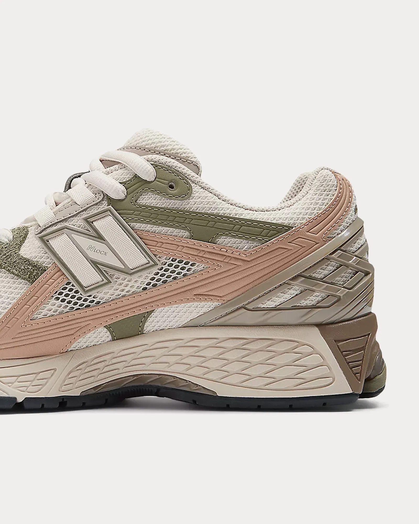 1906 Utility Linen / Dark Olivine / Flat Taupe Low Top Sneakers