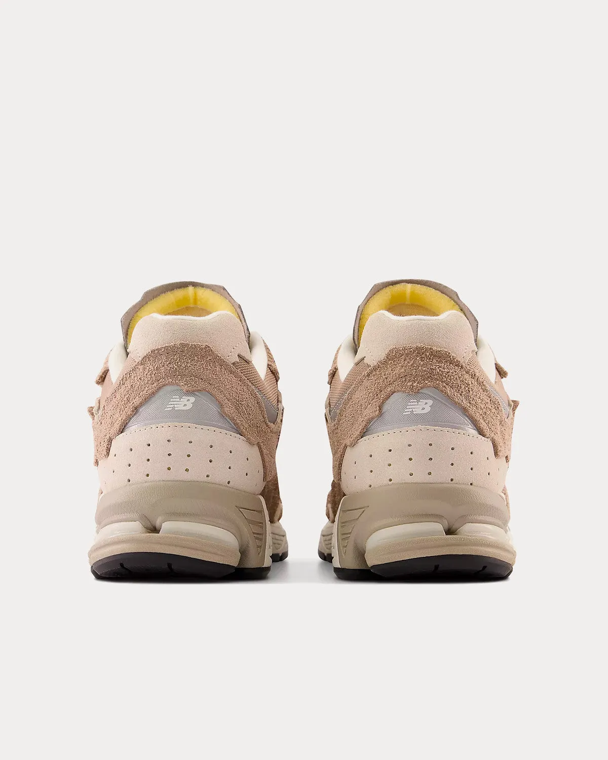 2002rd Driftwood / Timber Wolf / Sea Salt Low Top Sneakers